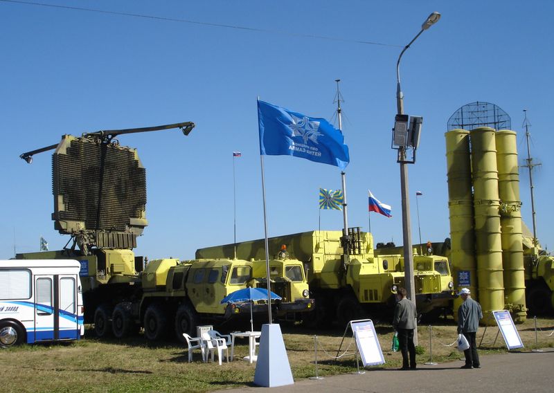 File:S-300PMU2 complex.jpg
