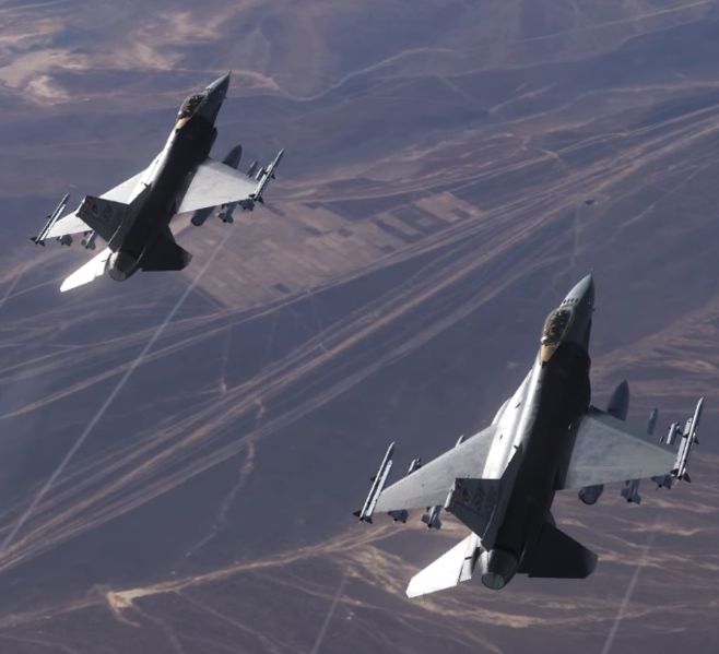 File:F-16C Flying.png